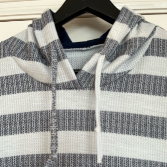 NWOT White and Blue Striped Hoodie Women's Large pullover Textured French Terry - Picture 2 of 7